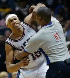 nba史上四大垫脚惨案扎扎秒变渣渣,他才是垫脚界的鼻祖